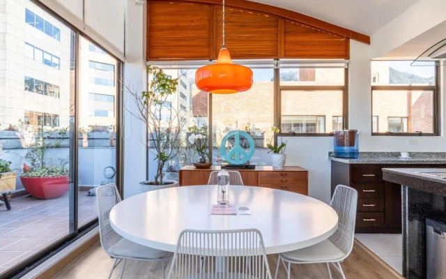 w Amazing 1BR With Terrace in Chico