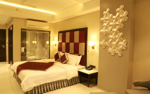 The Flora Grand