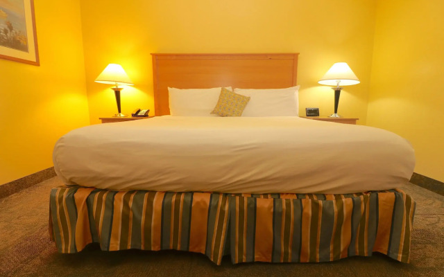 The Atrium Resort, Virginia Beach by Vacatia