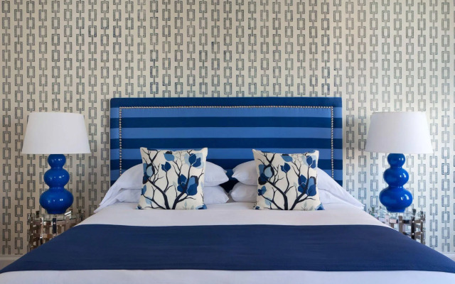 76 Main Ink Press Hotel