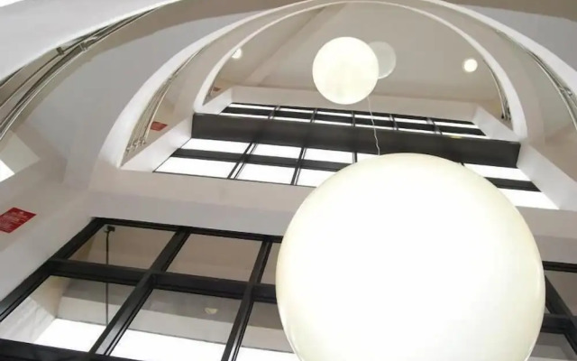 Brain B Hotel and Suites