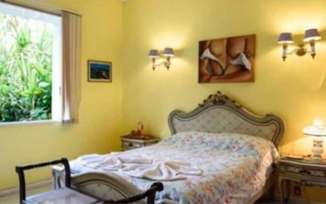 Cronos Guest House