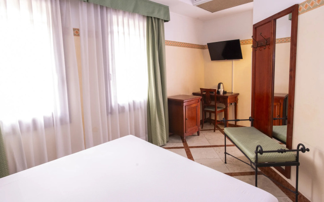 Russo Palace Hotel