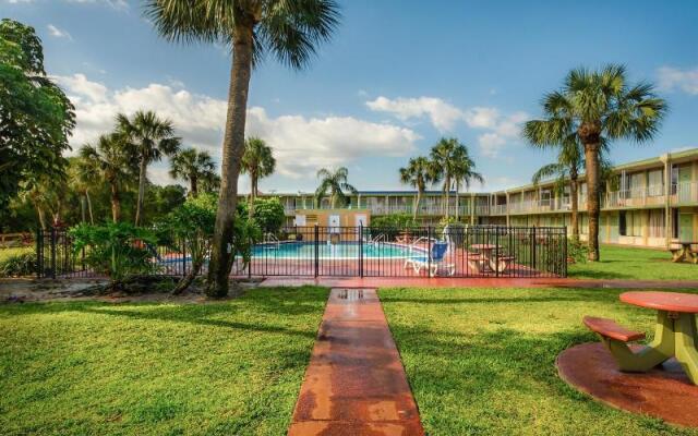 Red Roof Inn Vero Beach - I-95