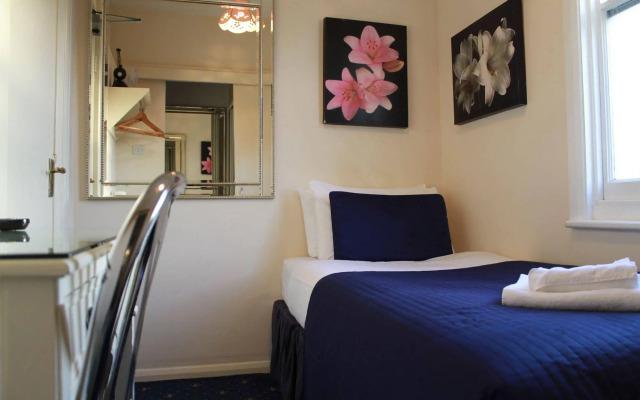 Blades Hotel