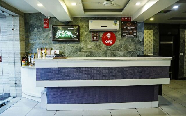 Oyo 4399 Near Railway Station