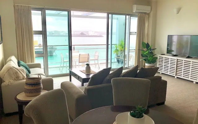 1BR Princes Wharf Seaview Apartment