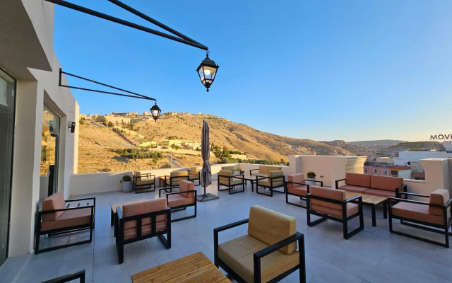 Edom Hotel
