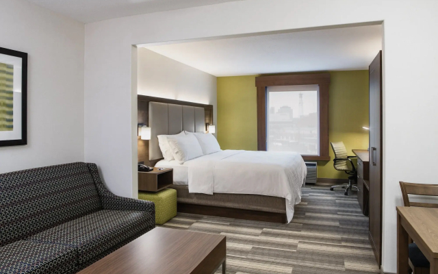 Holiday Inn Express & Suites Saskatoon by IHG