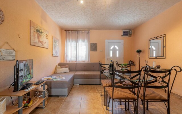 Awesome Home in Vrsi With 2 Bedrooms and Wifi