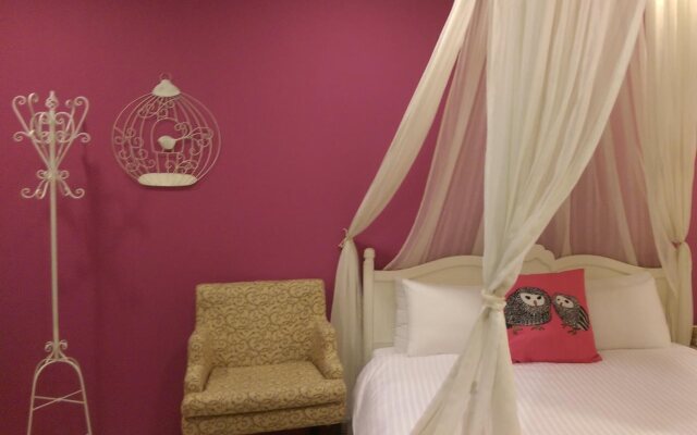 Four Seasons B & B