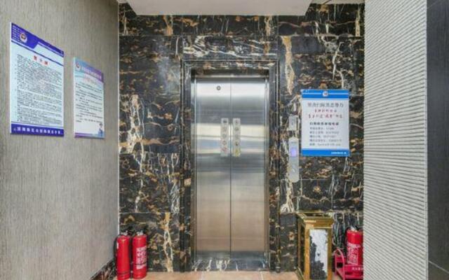 Manhattan Express Hotel