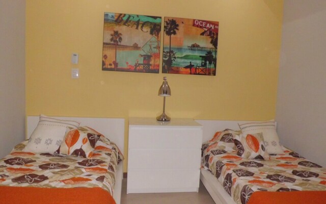 Condo AB Pacifica
