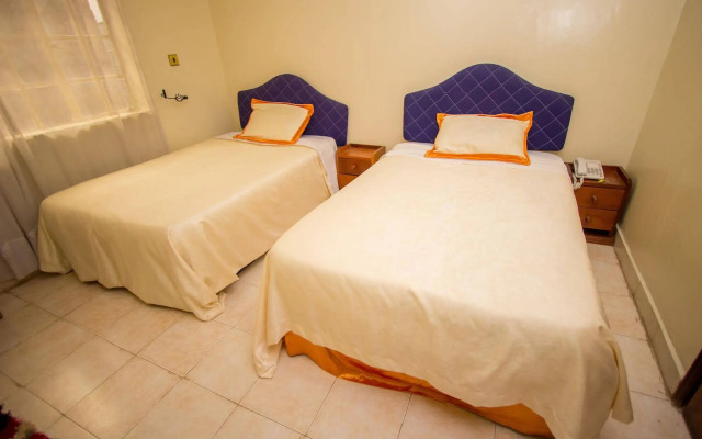 Lowela Hotel