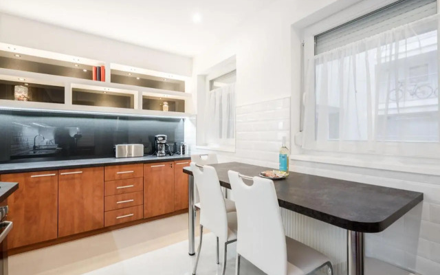 BpR Garay Suite with rooftop terrace & A/C