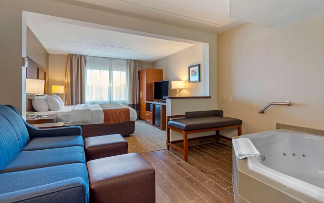 Comfort Inn & Suites Wilkes Barre - Arena