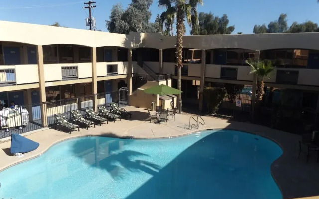 Motel 6 Glendale AZ