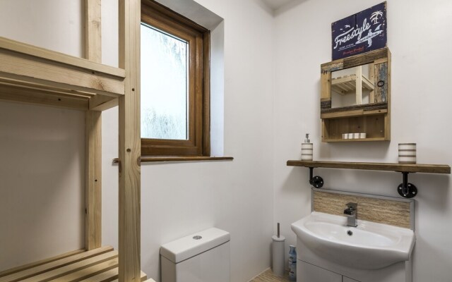 Field View - 3 Bedroom Holiday Home