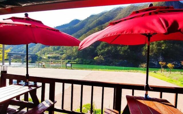 Youngwol River and Stars Pension
