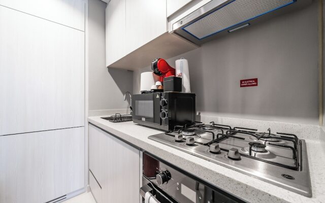 Business Bay's Coziest Hideaway With Balcony