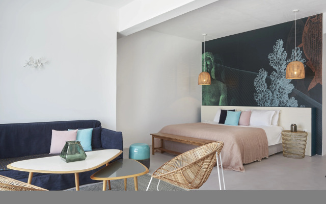 Kouros Hotel & Suites