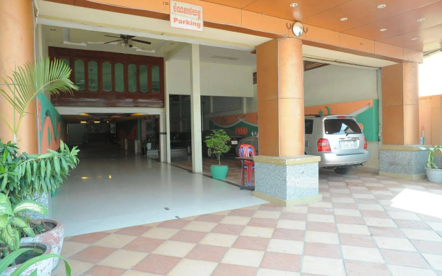 Lux Star Town Hotel