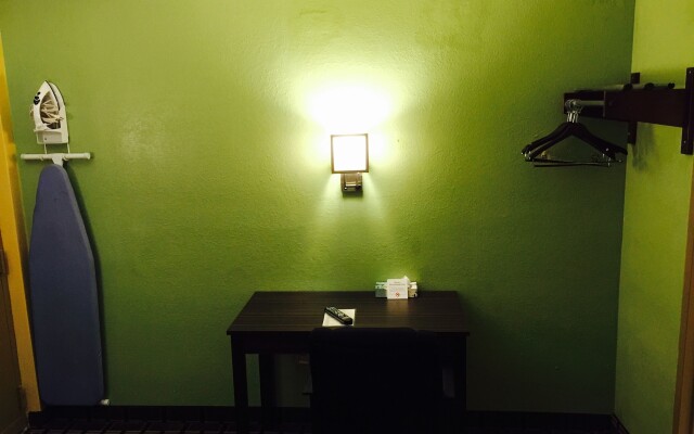 University Manor Inn