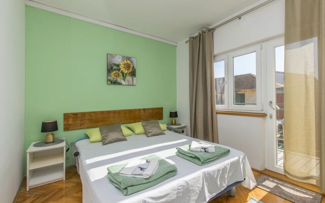 Apartments and Room Zinka