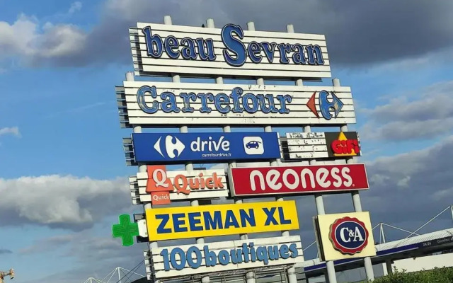 Nice Private Room Paris City20mn&Cdg10mn Chambre Prive (Adults Only)