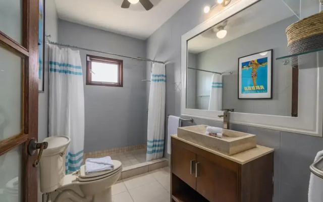 Villa Salina - 5BR w Pool Jacuzzi Sauna