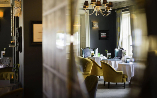 WorldHotels Distinctive Woughton House Hotel