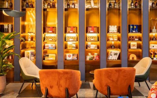 Longkou LanOuShangPin Hotel (Bosshang Shopping Plaza)