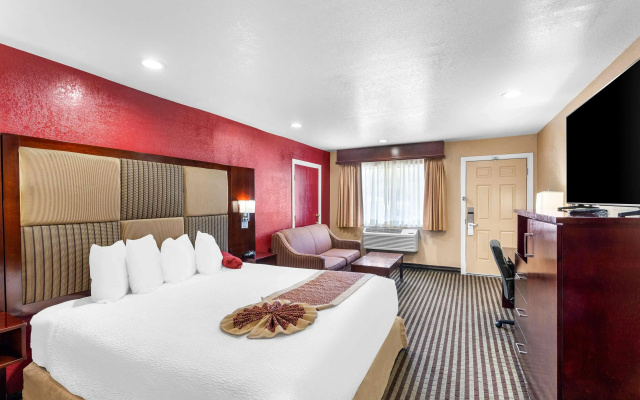 Best Western Plus Yosemite Way Station Motel