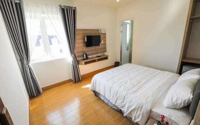 Dinh Cat Hotel Dalat