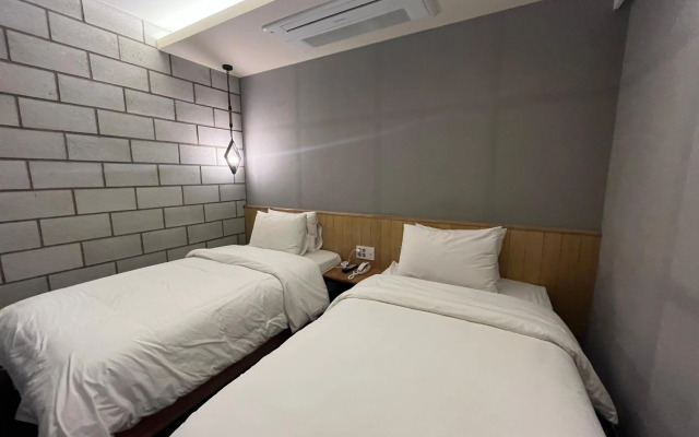 Dwell Hotel