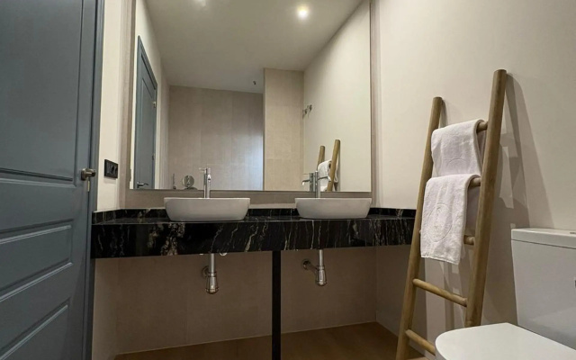 Buendia Suites