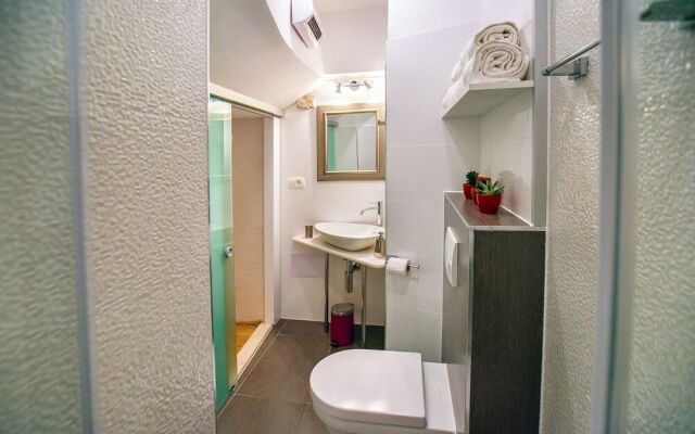 Get Split Luxury Apartment