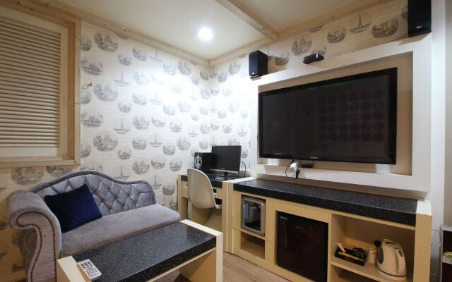 Show Hotel