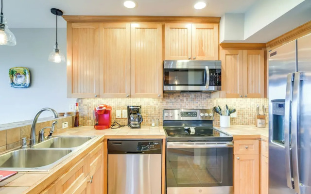 Oceanfront Home w/ Beach Access in Galveston