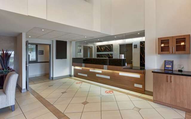 Best Western Plus Burlington Inn & Suites