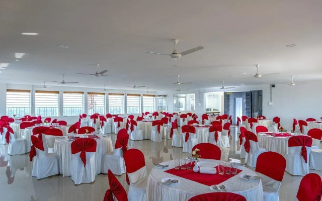 Iswarya Residency