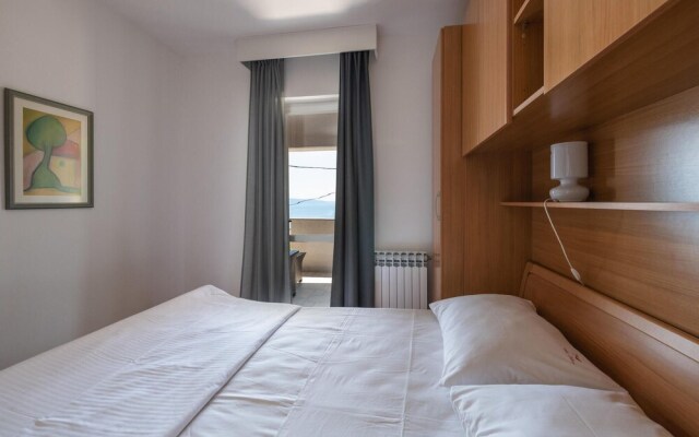 Beautiful Home in Ravni With Wifi and 3 Bedrooms