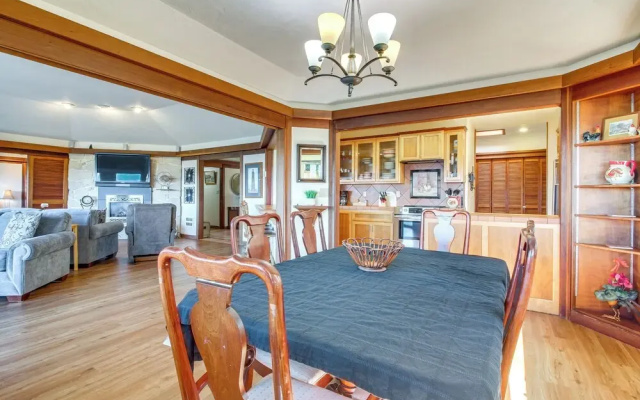 Enchanting Coos Bay Sanctuary w/ Lush Views!