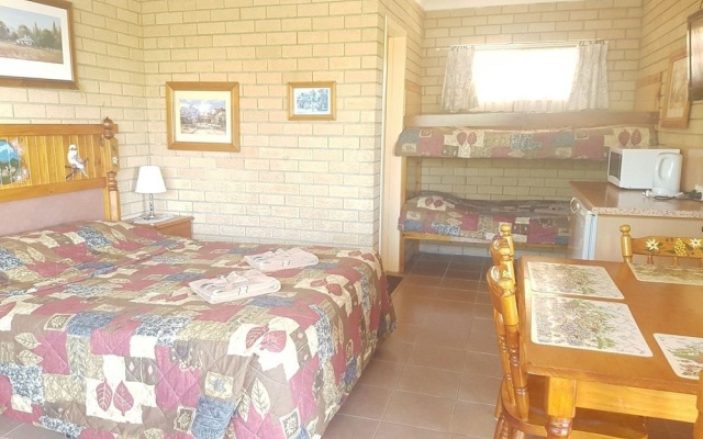Lake Front Motel – Guest Rooms – The Entrance North