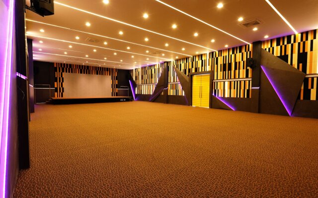 Play Phala Beach Rayong