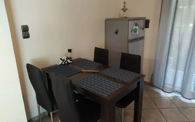 Marousi Comfy Apartment With Balcony