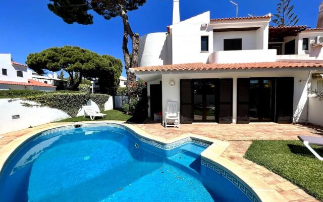 Vilamoura Traditional Villa With Pool by Homing