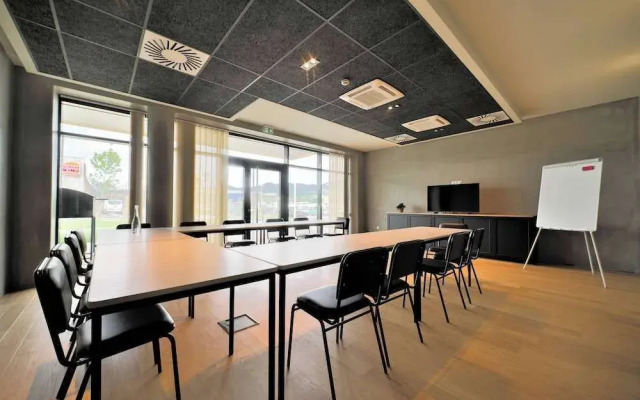 Greet Hotel Cernay Mulhouse