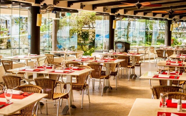 The Reef Playacar Beach Resort & Spa