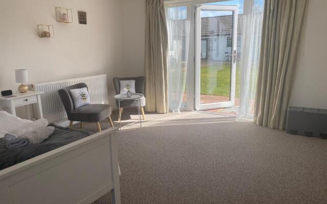 Number 5 - Lytton Tree Lodge, Reydon, Southwold